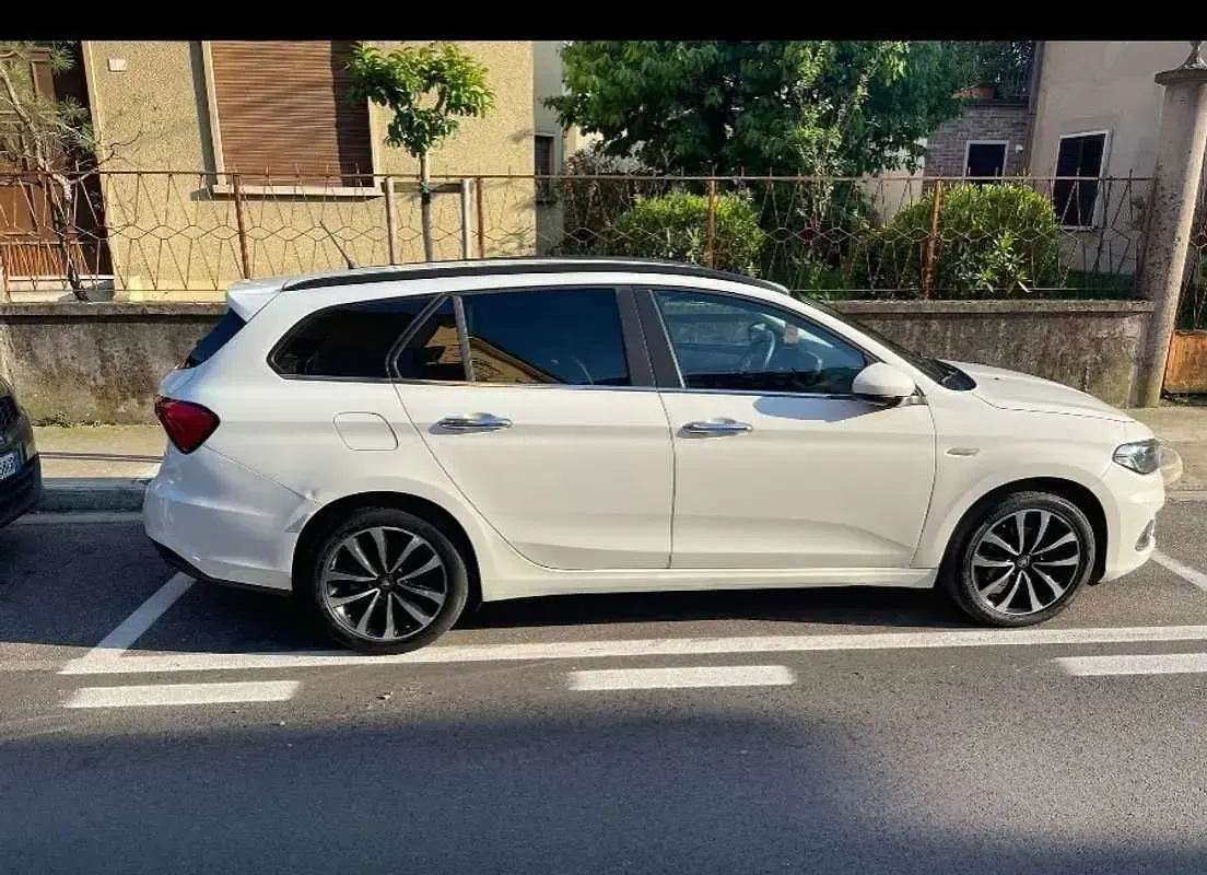 Usata Fiat Tipo Lounge 120 CV (88 kW) 2017 Station wagon