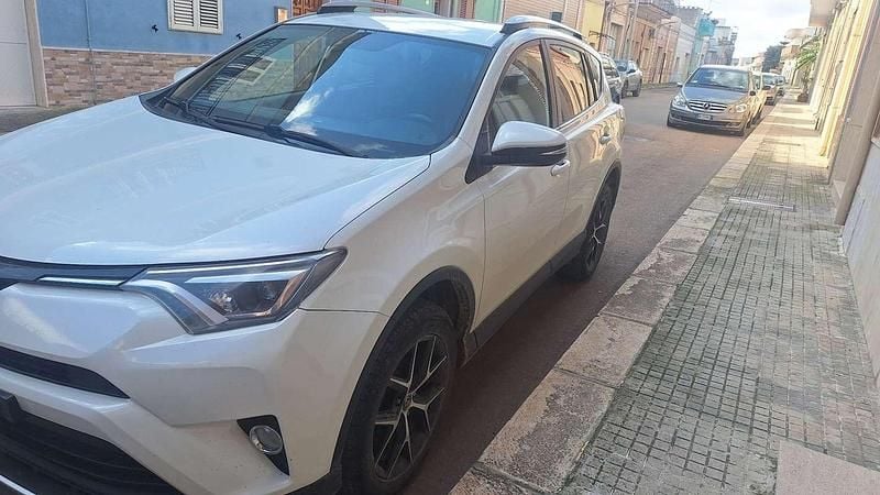 Usata Toyota RAV4 Style 143 CV (105 kW) 2016 SUV