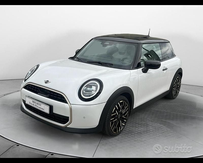 Bianco Usata 2024 Mini Cooper Favoured Utilitaria | 31.300 € (Buon prezzo) - Immagine 1/3