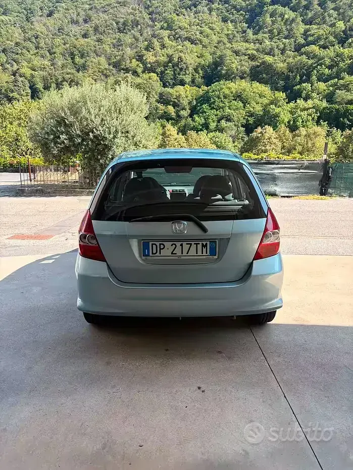 Usata Honda Jazz 78 CV (57 kW) 2008 Grigio Utilitaria