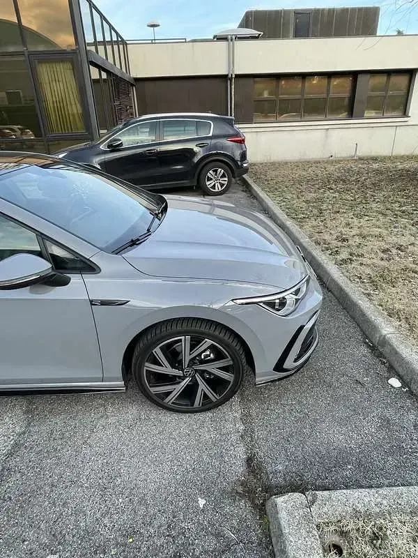 Usata VW Golf VIII R-line 150 CV (110 kW) 2023 Berlina