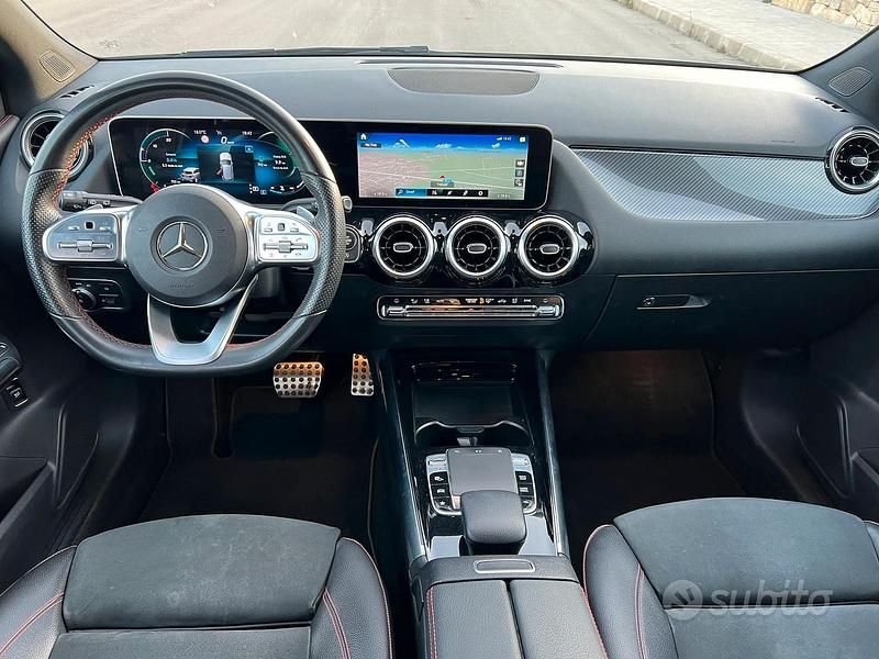 Grigio Usata 2019 Mercedes B180 Premium Monovolume | 18.000 € (Buon prezzo) - Immagine 1/4