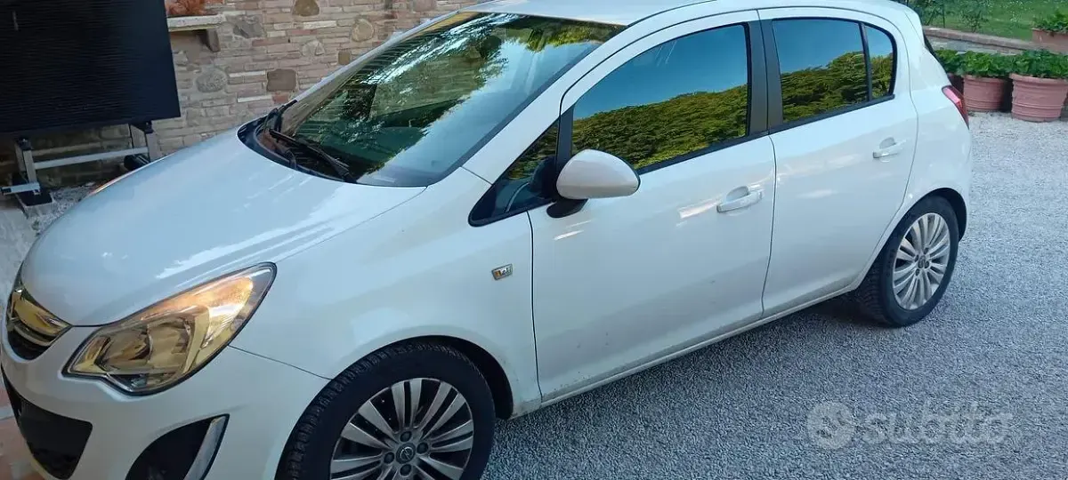 Usata Opel Corsa 85 CV (62 kW) 2012 Utilitaria