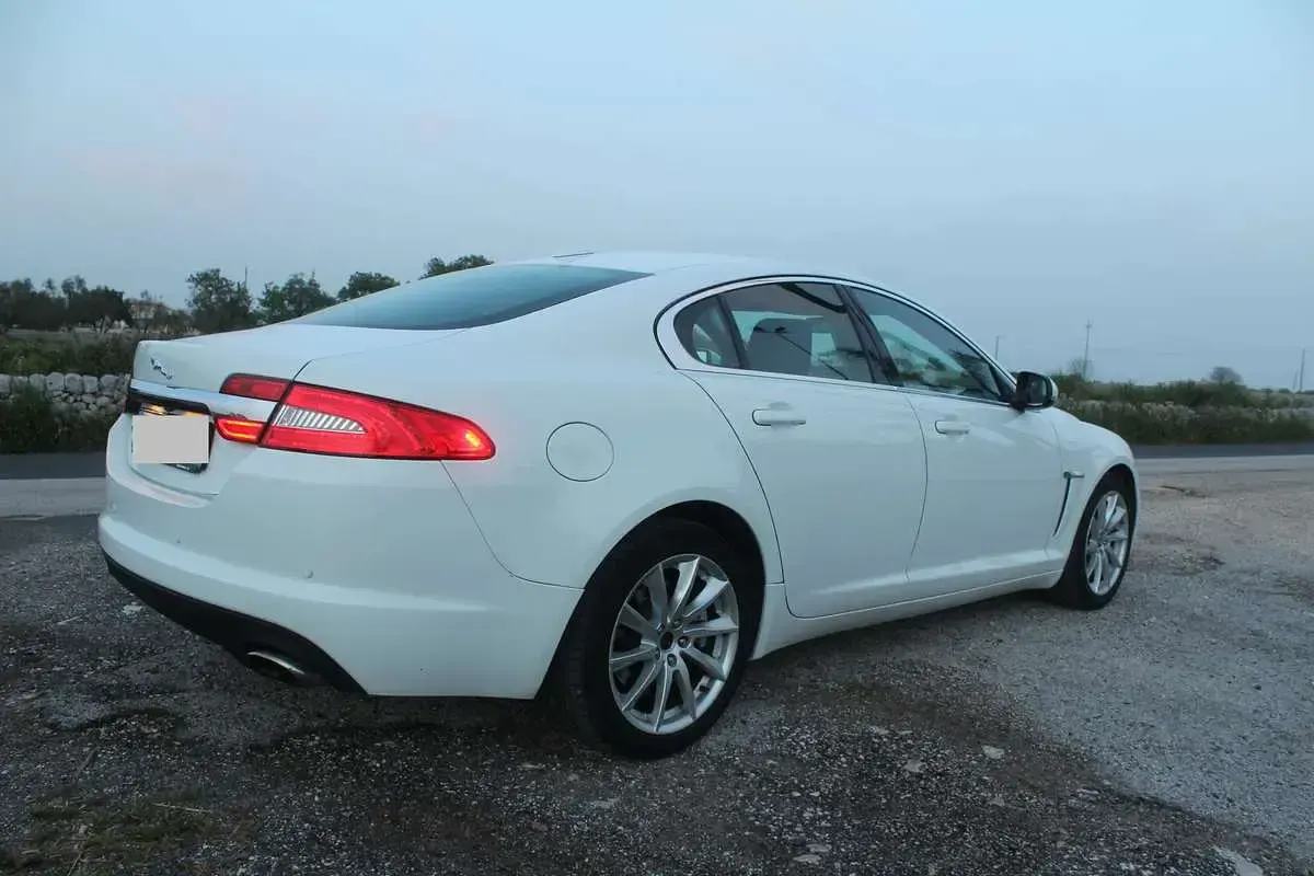 Usata Jaguar XF Premium Luxury 200 CV (147 kW) 2013 Bianco Berlina
