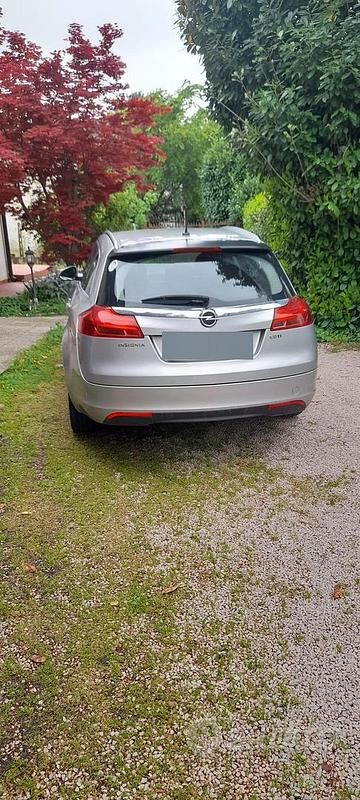 Usata Opel Insignia 160 CV (117 kW) 2014 Grigio Station wagon