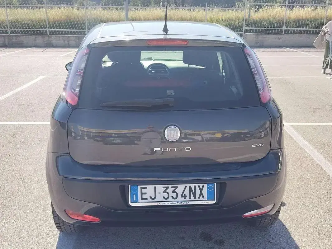 Usata Fiat Punto Evo Dynamic 95 CV (69 kW) 2011 Grigio Utilitaria