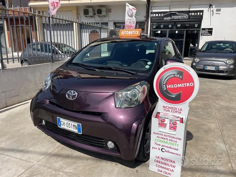 Viola Usata 2009 Toyota iQ Sol Due volumi | 6799 € (Buon prezzo) - Immagine 1/4