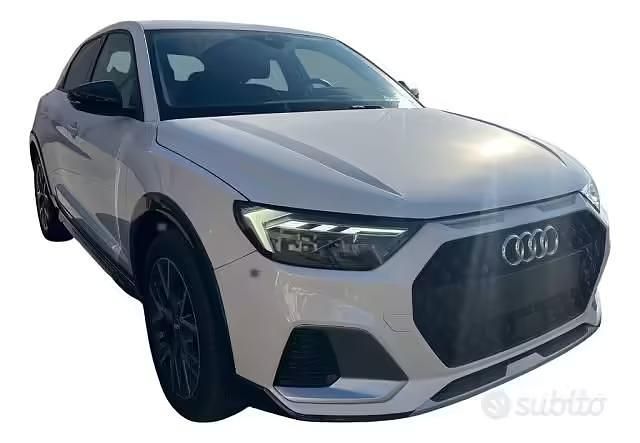 Käytetty Audi A1 Admired 116 HP (85 kW) 2020 Valkoinen Katumaasturi