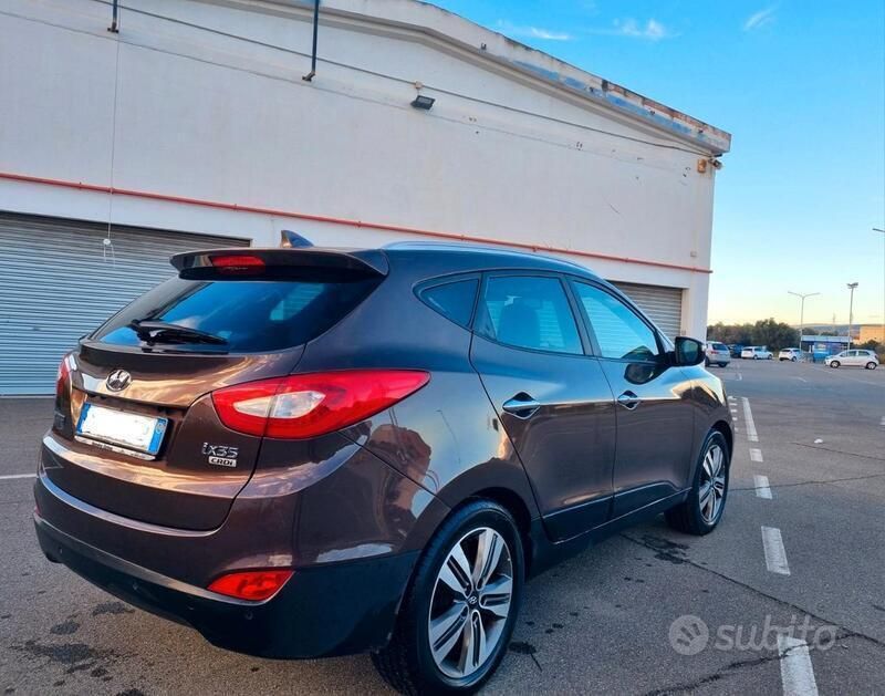 Usata Hyundai ix35 Xpossible 136 CV (100 kW) 2014 Marrone SUV