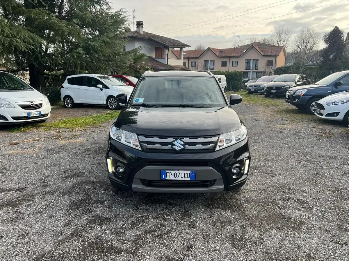 Usata Suzuki Vitara 120 CV (88 kW) 2018 Nero SUV