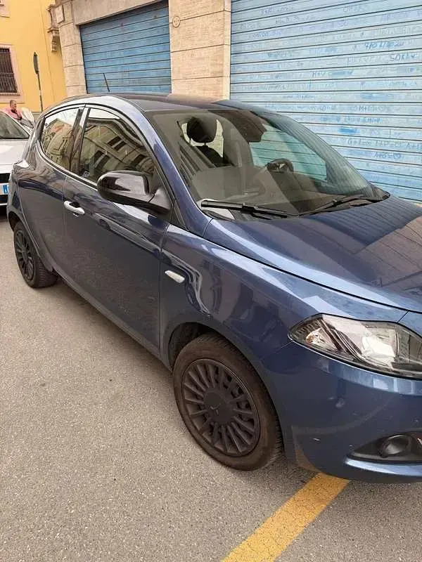 Usata Lancia Ypsilon Silver 69 CV (50 kW) 2022 Utilitaria