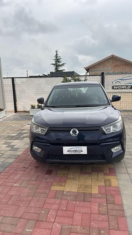 Usata SsangYong Tivoli 121 CV (88 kW) 2016 Blu SUV