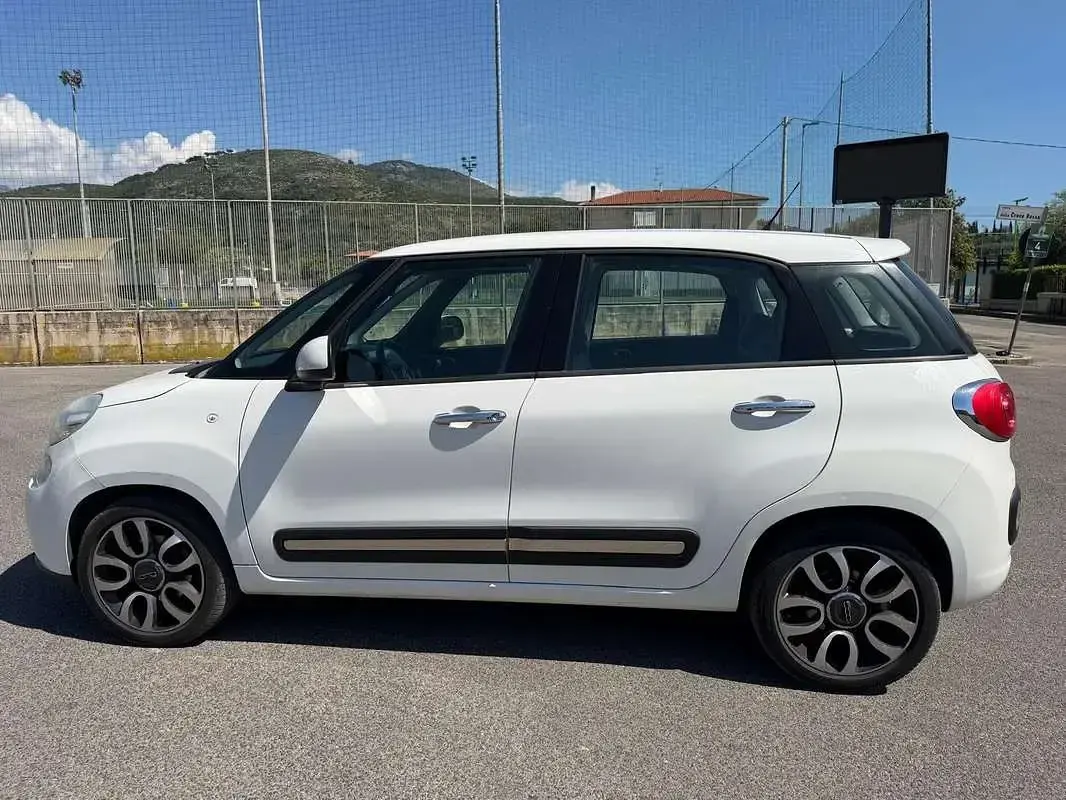 Usata Fiat 500L Lounge 105 CV (77 kW) 2014 Bianco Monovolume