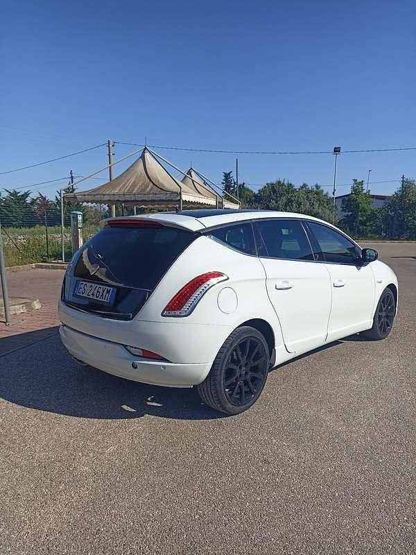 Usata Lancia Delta S 120 CV (88 kW) 2013 Utilitaria