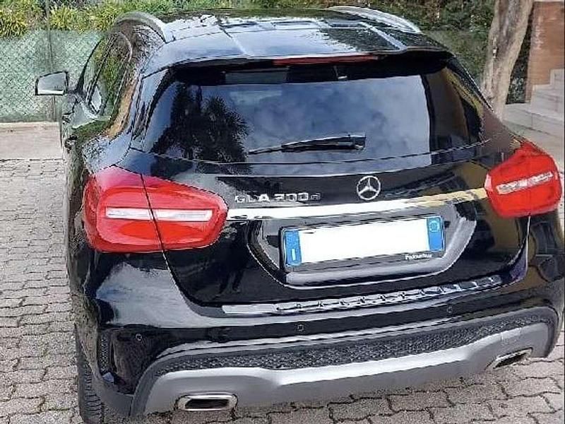 Usata Mercedes GLA200 136 CV (100 kW) 2016 Nero SUV
