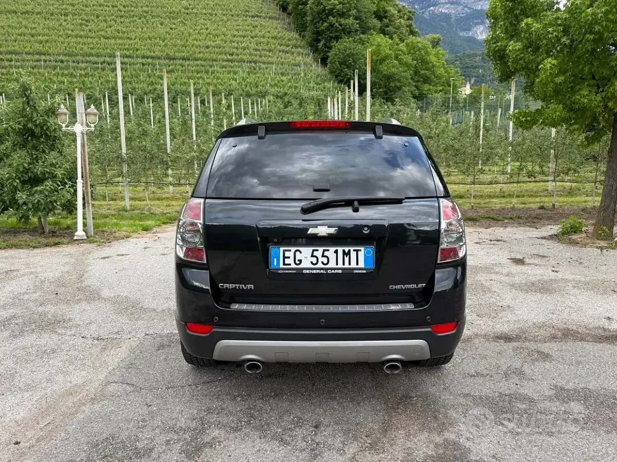 Usata Chevrolet Captiva LTZ 184 CV (135 kW) 2011 Nero SUV