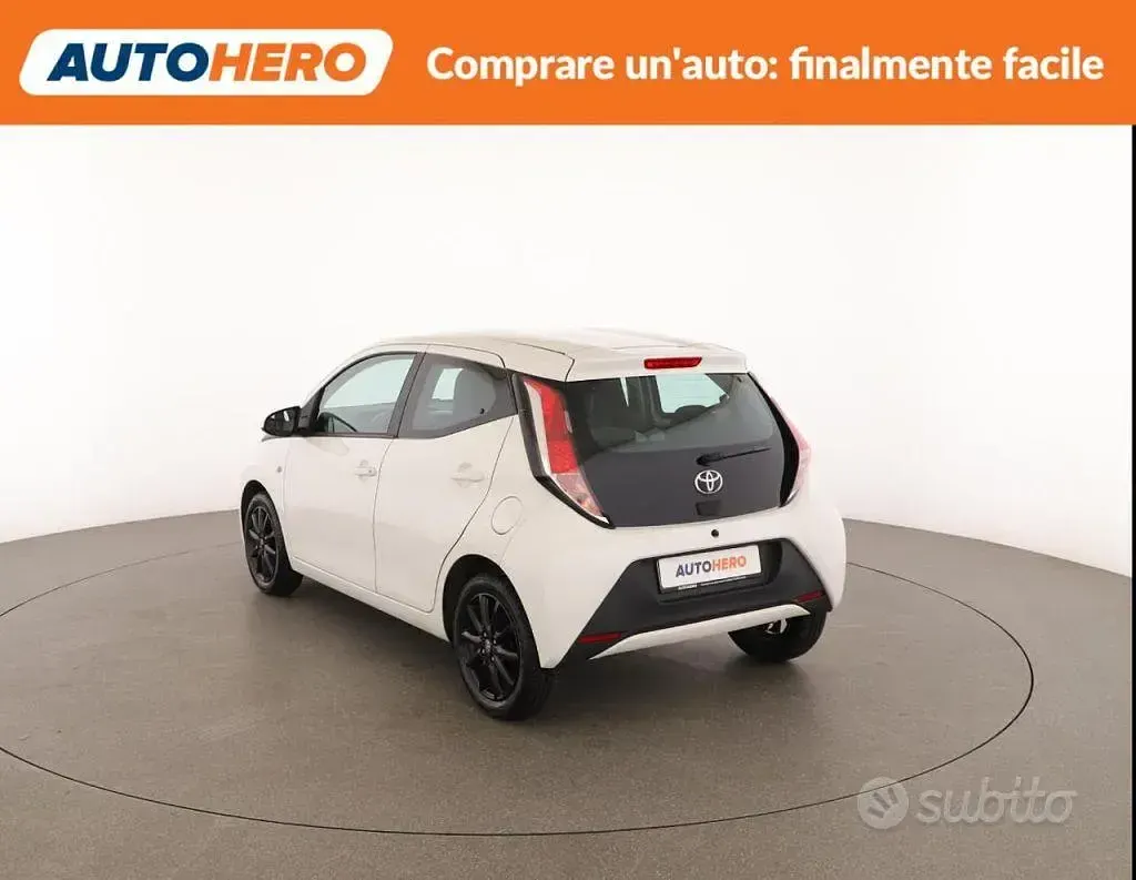 Usata Toyota Aygo 69 CV (50 kW) 2016 Bianco Utilitaria