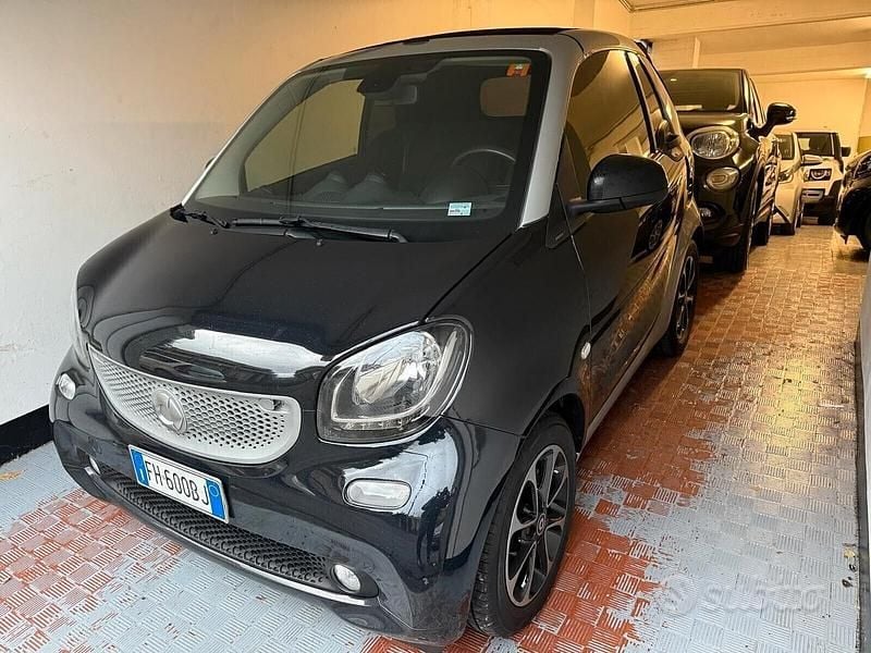 Usata Smart ForTwo Cabrio Passion 70 CV (51 kW) 2017 Nero Cabrio
