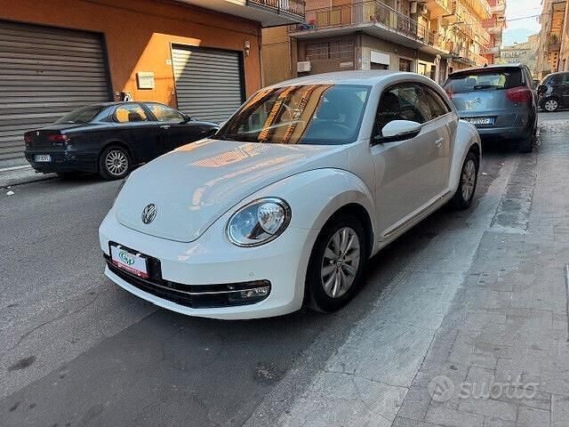 Usata VW Beetle Design 105 CV (77 kW) 2014 Bianco Utilitaria