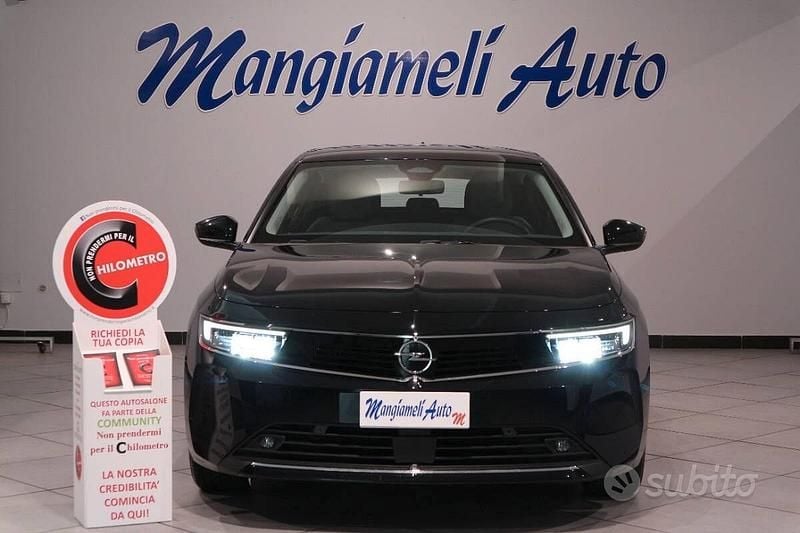 Usata Opel Astra Edition 110 CV (80 kW) 2022 Nero Berlina