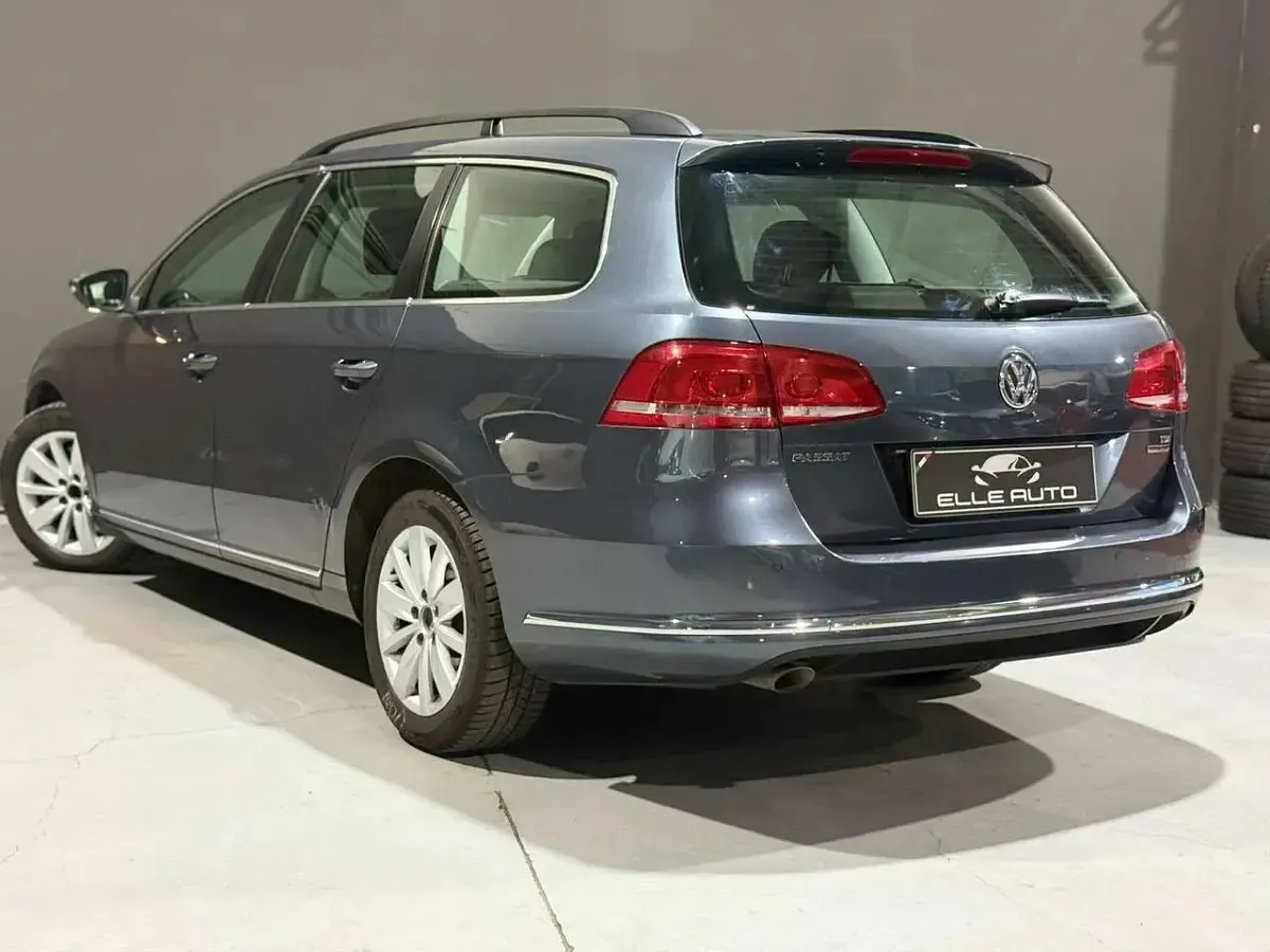 Usata VW Passat Comfortline 105 CV (77 kW) 2011 Notte Station wagon