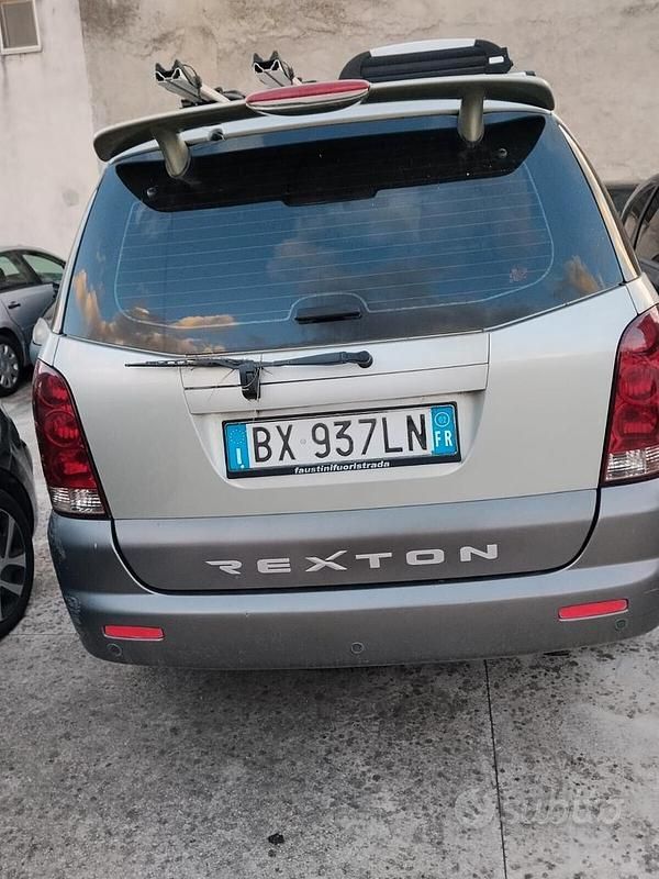 Usata SsangYong Rexton 120 CV (88 kW) 2002 Grigio SUV