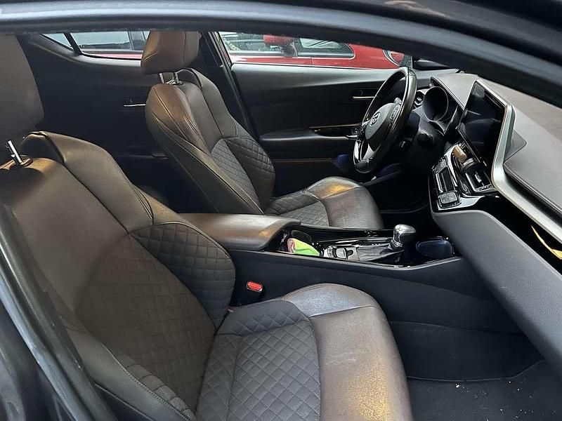 Usata Toyota C-HR Lounge 98 CV (72 kW) 2018 SUV