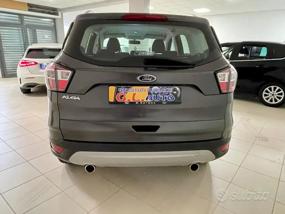 Usata Ford Kuga Titanium 120 CV (88 kW) 2018 Grigio SUV