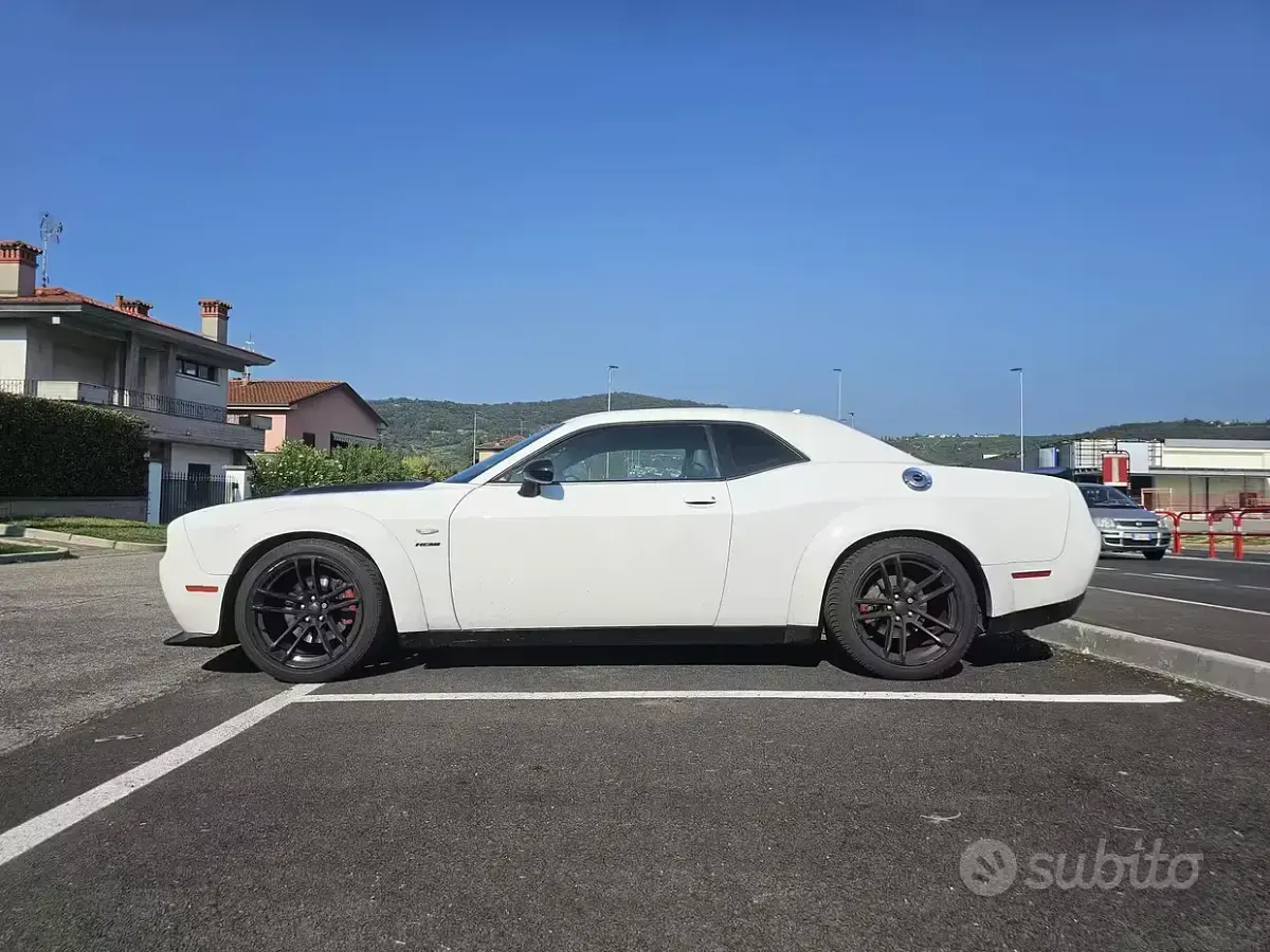 Usata Dodge Challenger 372 CV (273 kW) 2019 Bianco Coupé