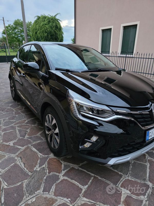 Nero Usata 2022 Renault Captur Intens SUV | 18.500 € (Cara) - Immagine 1/4