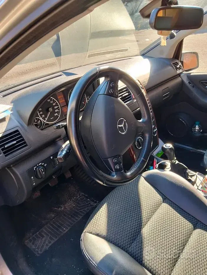 Usata Mercedes 190 SE 75 CV (55 kW) 2012 Grigio Berlina