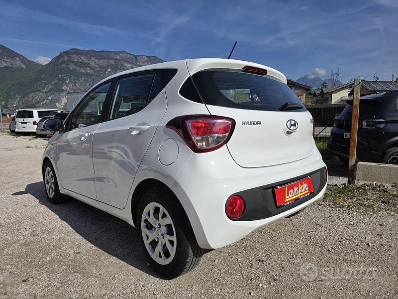 Usata Hyundai i10 67 CV (49 kW) 2018 Bianco Utilitaria