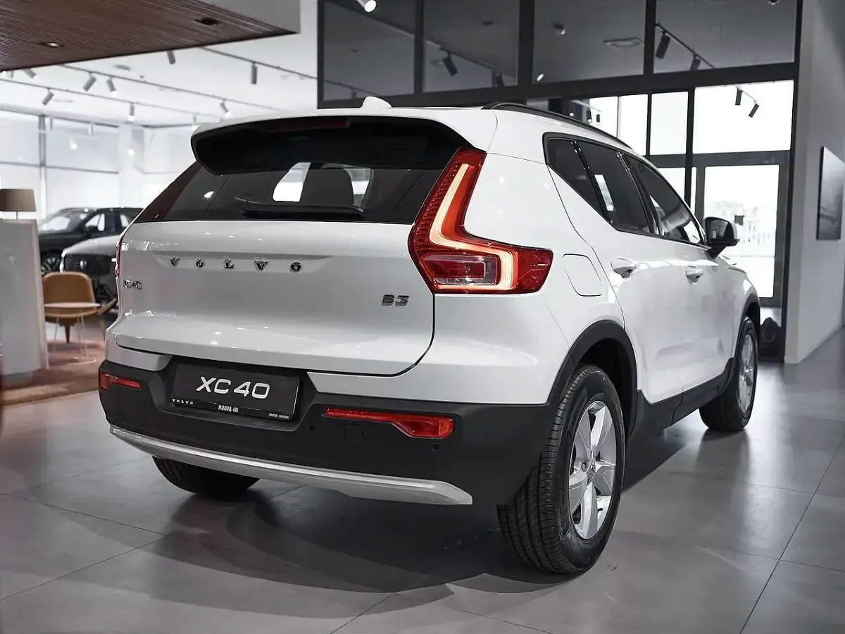 Nuova Volvo XC40 163 CV (119 kW) 2026 Bianco SUV