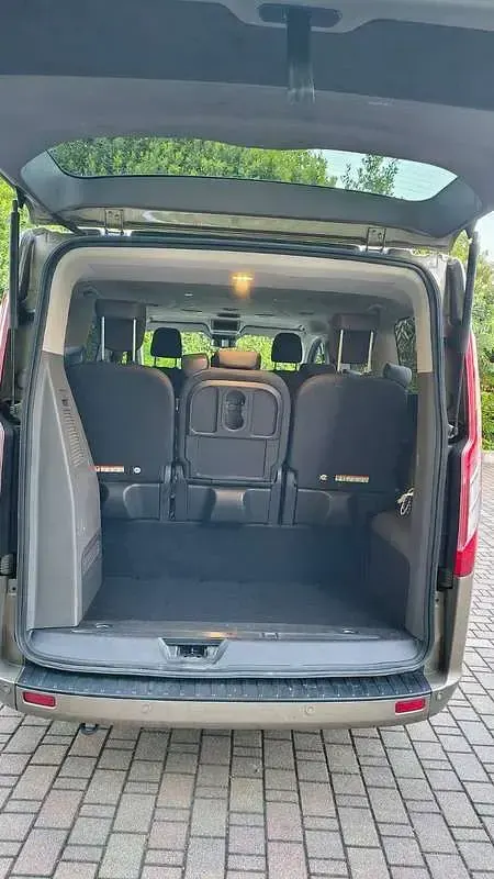 Usata Ford Tourneo Custom Titanium 131 CV (96 kW) 2020 Beige Furgone