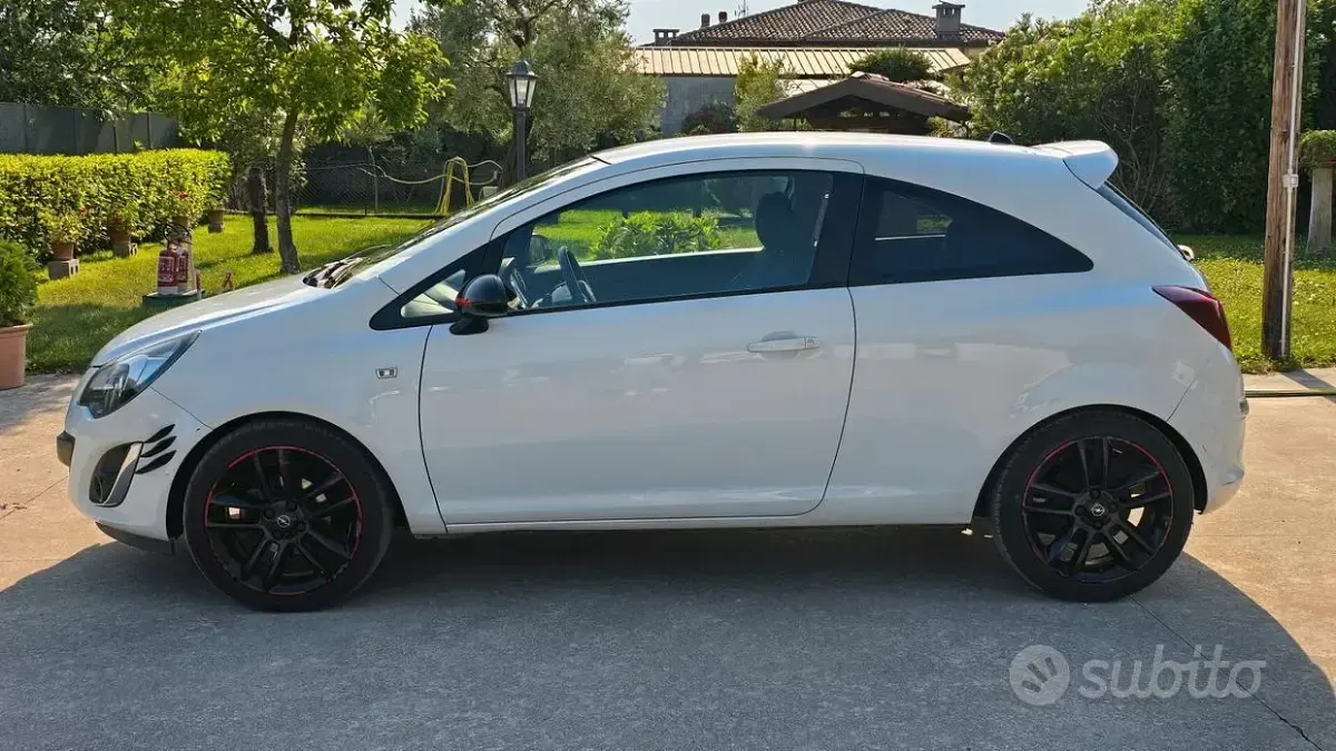 Usata Opel Corsa 95 CV (69 kW) 2014 Bianco Utilitaria