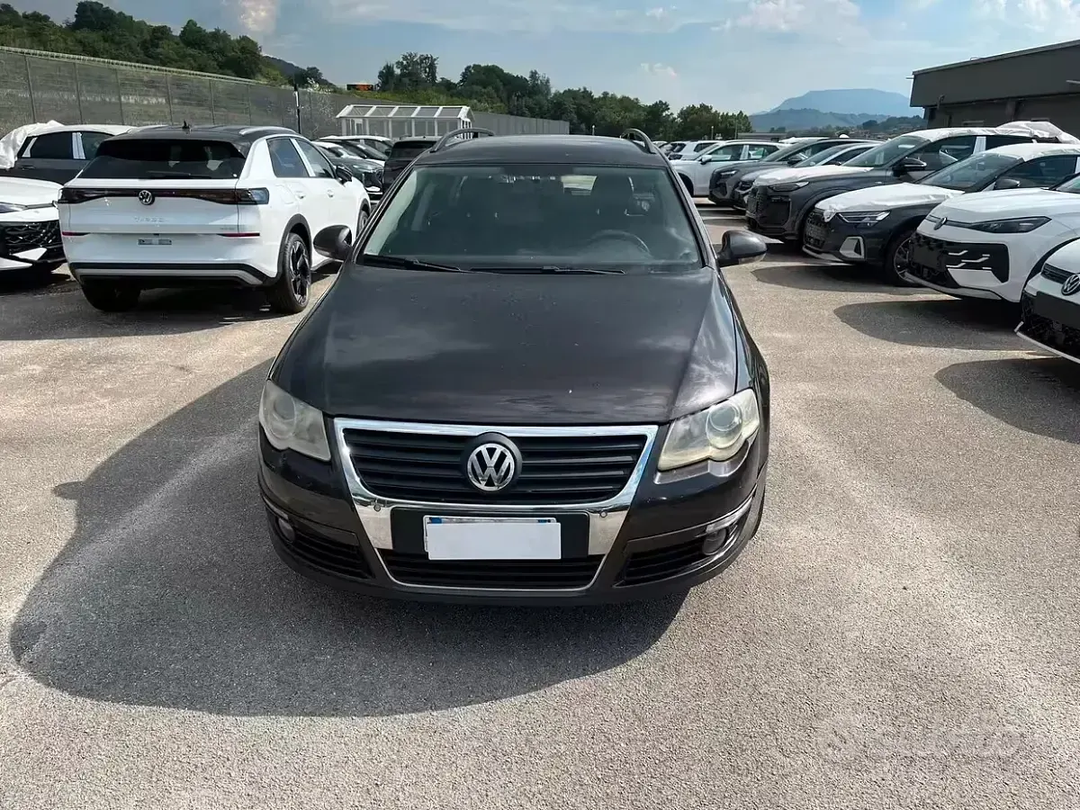 Usata VW Passat Comfortline 140 CV (102 kW) 2008 Grigio Station wagon