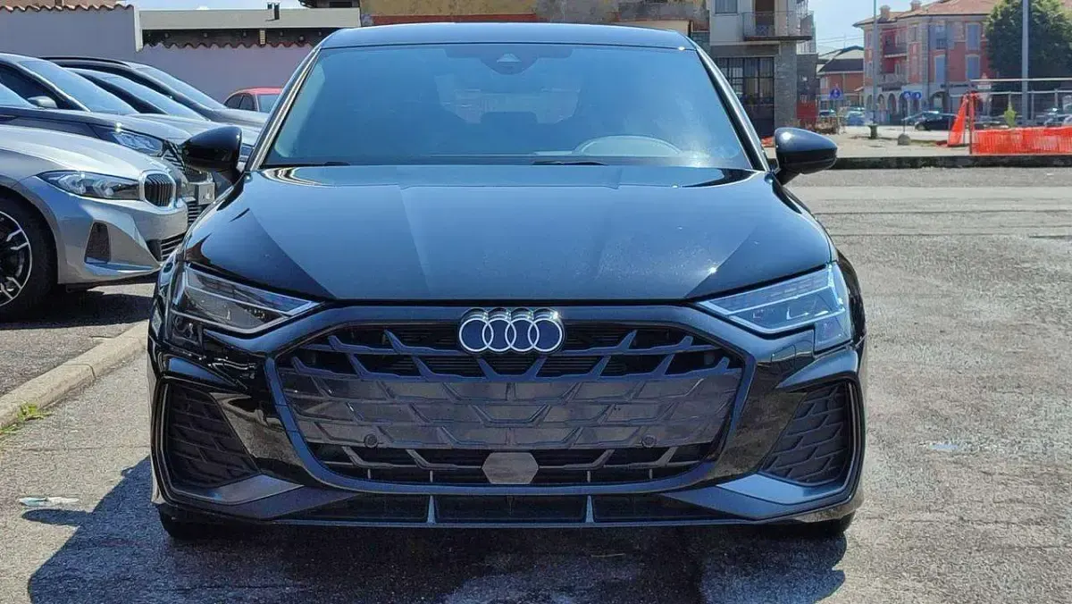 Usata Audi A3 S-Line 150 CV (110 kW) 2025 Nero mythos metalizzato Berlina