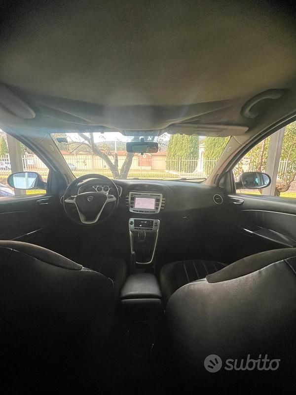 Usata Lancia Delta 2010 Bianco Utilitaria