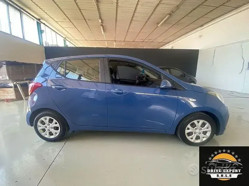 Usata Hyundai i10 Edition 67 CV (49 kW) 2016 Blu Utilitaria
