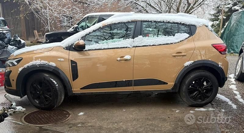 Usata Dacia Sandero Stepway 100 CV (73 kW) 2024 Giallo Utilitaria
