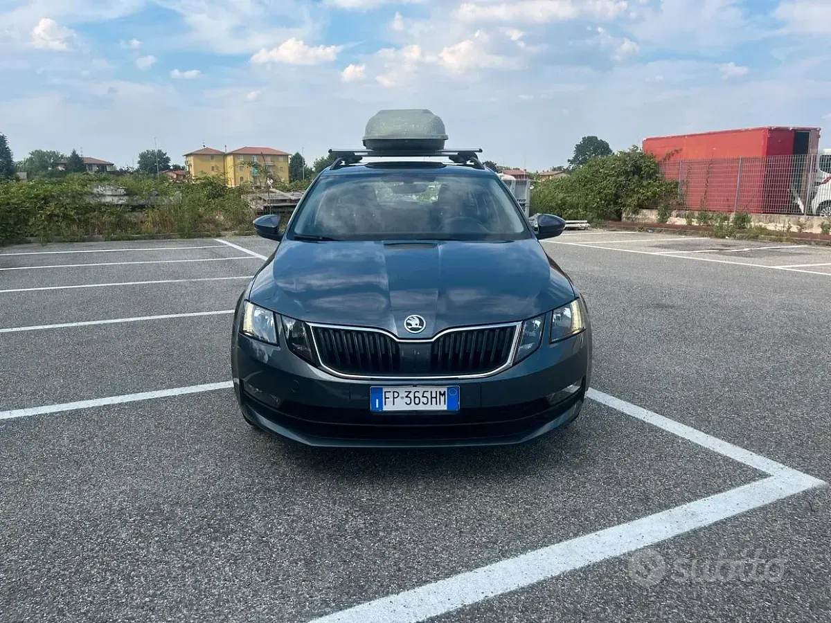 Usata Skoda Octavia Executive 116 CV (85 kW) 2018 Grigio Station wagon