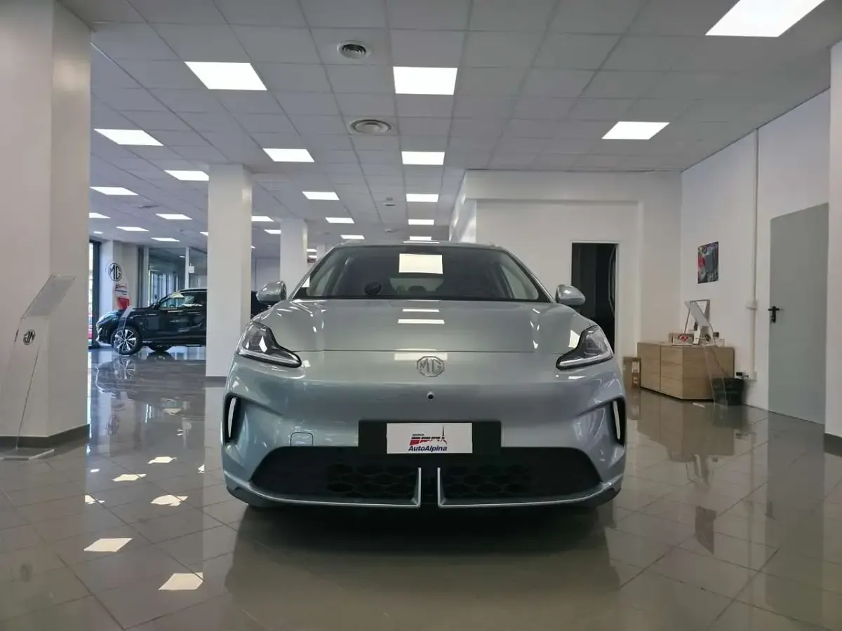 Nuova MG MG4 EV Comfort 55 kW (75 CV) 2026 001grigio argento Utilitaria