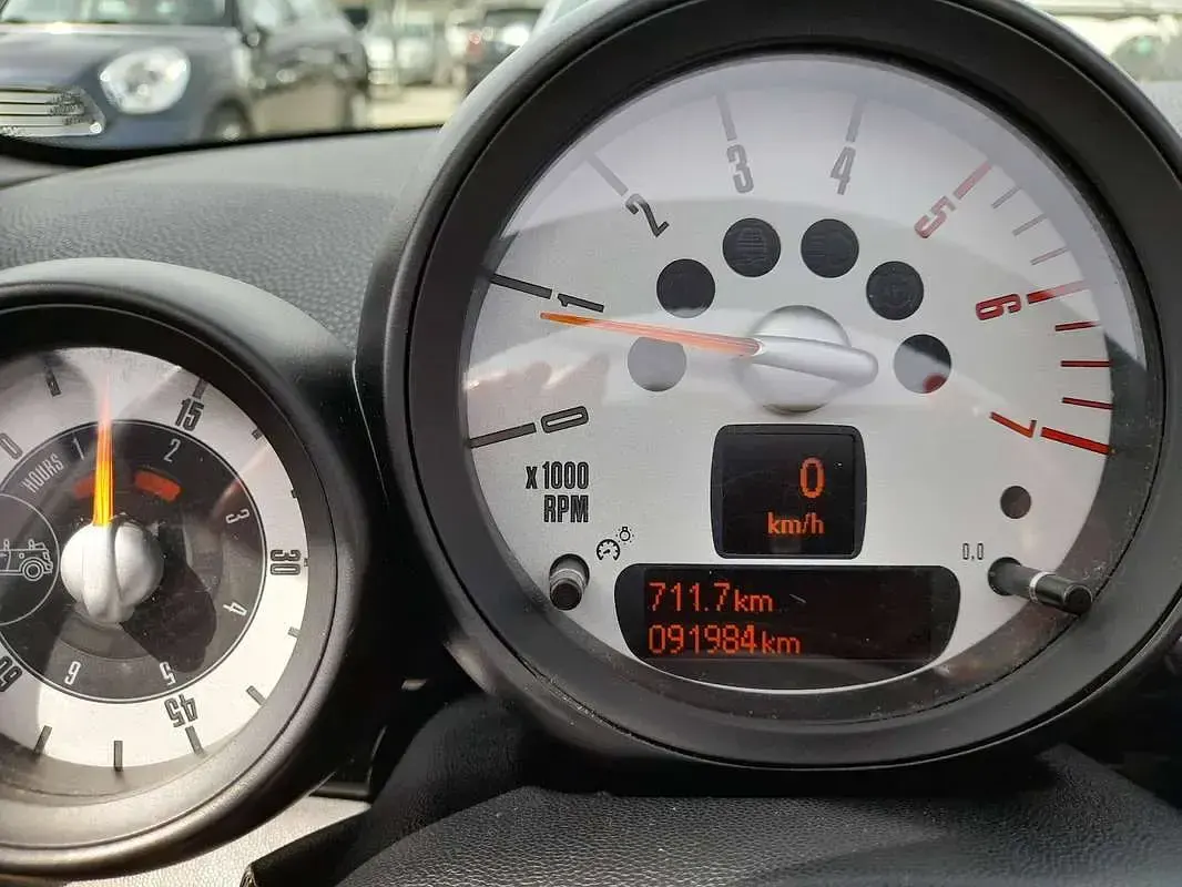 Usata Mini Cooper D Cabriolet 111 CV (81 kW) 2011 Argento Cabrio