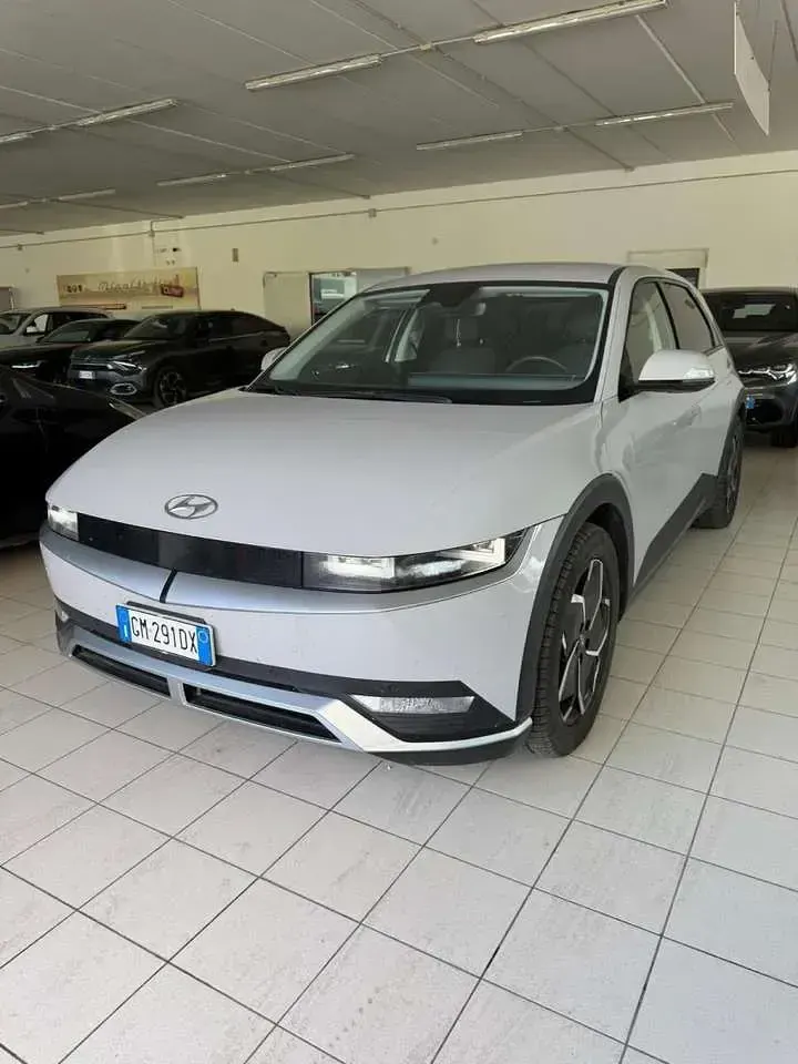 Usata Hyundai Ioniq 5 55 kW (76 CV) 2023 Grigio chiaro SUV