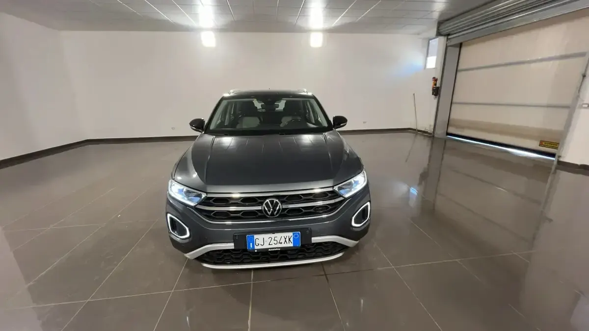 Usata VW T-Roc Style 150 CV (110 kW) 2022 Grigio SUV