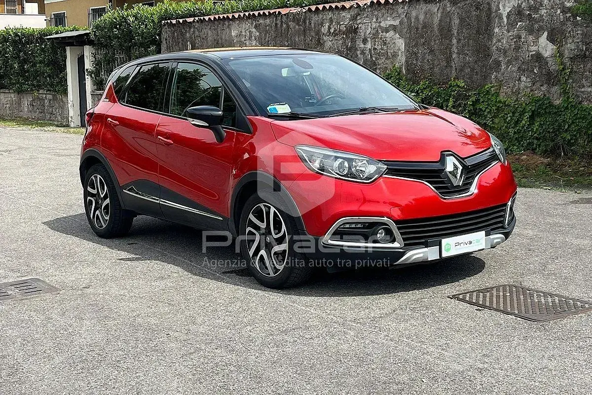 Usata Renault Captur 90 CV (66 kW) 2015 Rosso SUV
