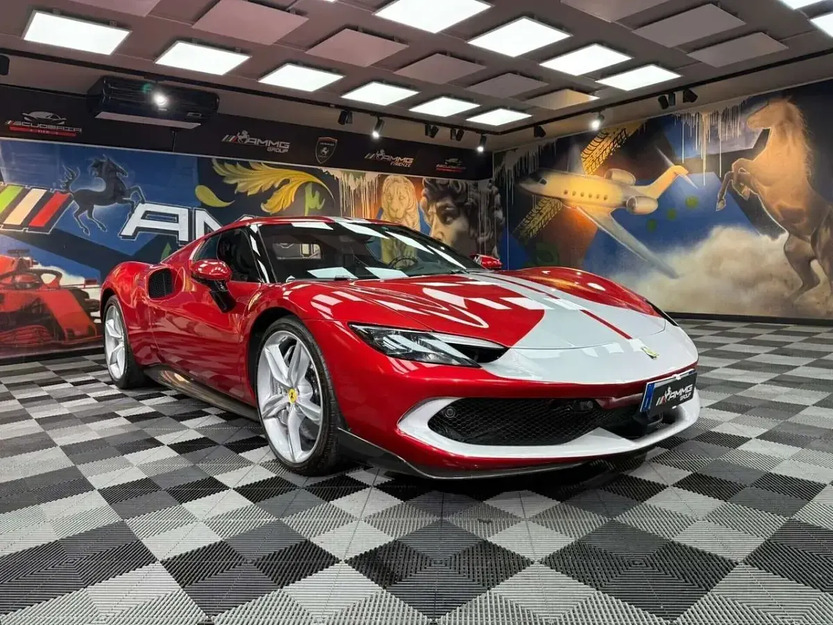 Usata Ferrari 296 663 CV (487 kW) 2023 Rosso Coupé