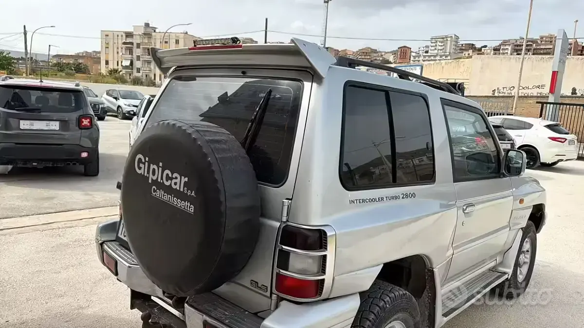 Usata Mitsubishi Pajero Invite 100 CV (73 kW) 1993 Grigio SUV