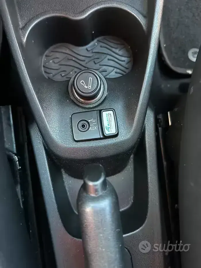 Usata Lancia Ypsilon Platinum 69 CV (50 kW) 2015 Bianco Utilitaria
