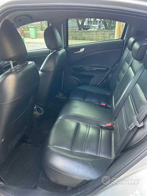 Usata Alfa Romeo Giulietta 170 CV (125 kW) 2012 Grigio Utilitaria